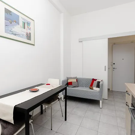 Vivimihome - Crespi House A 3 Minuti Dalla Metro Milan Exterior photo