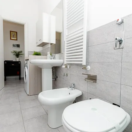 Vivimihome - Crespi House A 3 Minuti Dalla Metro Milan Exterior photo