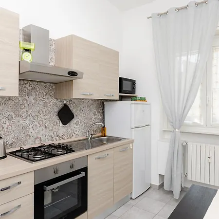 Vivimihome - Crespi House A 3 Minuti Dalla Metro Milan Exterior photo