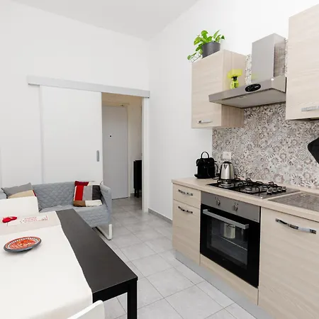 Vivimihome - Crespi House A 3 Minuti Dalla Metro Milan Exterior photo