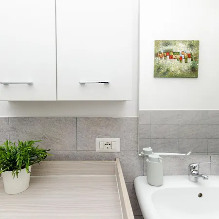Vivimihome - Crespi House A 3 Minuti Dalla Metro Milan Exterior photo